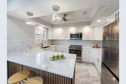 75 Venetian Drive #D-11, Delray Beach, FL 33483 - Photo 2