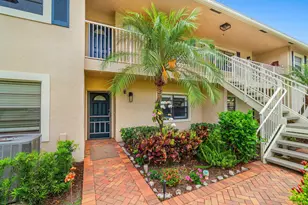 24 Stratford Dr E, Boynton Beach, FL 33436 - Photo 2
