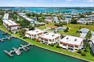 1315 Bayshore Dr, Fort Pierce, FL 34949 - Photo 2