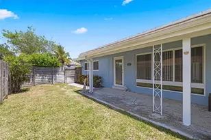 1712 NE 25th St, Wilton Manors, FL 33305 - Photo 18
