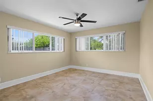 1712 NE 25th St, Wilton Manors, FL 33305 - Photo 10
