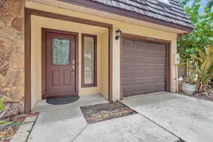 1003 Raintree Ln, Palm Beach Gardens, FL 33410 - Photo 2