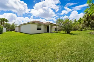9558 SW Flowermound Cir, Port Saint Lucie, FL 34987 - Photo 4