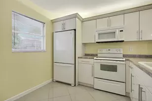3060 Holiday Springs Blvd, Margate, FL 33063 - Photo 6