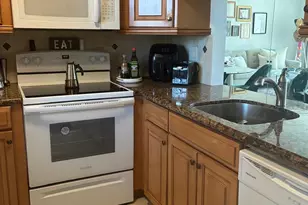 9230 Lagoon Pl N, Davie, FL 33324 - Photo 6