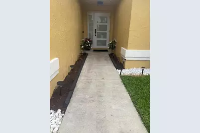 8520 Tourmaline Boulevard, Boynton Beach, FL 33472 - Photo 2