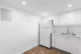 470 Executive Center Dr, West Palm Beach, FL 33401 - Photo 8