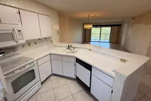 2238 N Cypress Bend Dr, Pompano Beach, FL 33069 - Photo 4