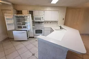 2238 N Cypress Bend Dr, Pompano Beach, FL 33069 - Photo 2