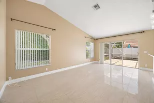 4720 NW 7th St, Deerfield Beach, FL 33442 - Photo 10