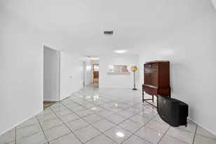 2886 E Fernley Dr Dr E, West Palm Beach, FL 33415 - Photo 8