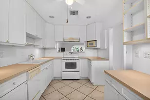 2886 E Fernley Dr Dr E, West Palm Beach, FL 33415 - Photo 12