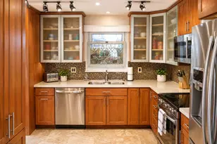 301 Lake Shore Dr, Lake Park, FL 33403 - Photo 8