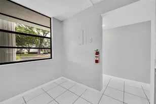 1713 Whitehall Dr, Davie, FL 33324 - Photo 10