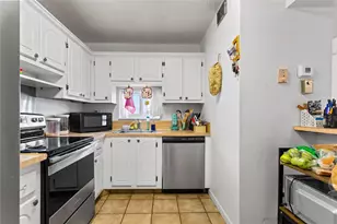 8990 S Hollybrook Blvd, Pembroke Pines, FL 33025 - Photo 14