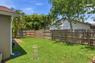 1392 Thornridge Ln, Royal Palm Beach, FL 33411 - Photo 32