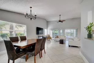 2519 Country Golf Dr, Wellington, FL 33414 - Photo 8