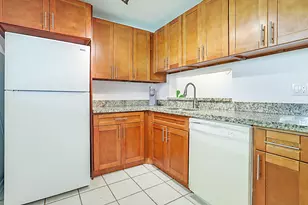 5160 Las Verdes Cir, Delray Beach, FL 33484 - Photo 8