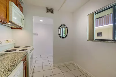 5160 Las Verdes Circle #117, Delray Beach, FL 33484 - Photo 12