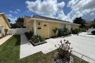 1570 Royal Forest Ct, West Palm Beach, FL 33406 - Photo 2