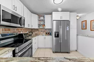 9244 Flynn Cir, Boca Raton, FL 33496 - Photo 8