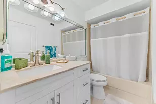 9244 Flynn Cir, Boca Raton, FL 33496 - Photo 12