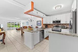 9244 Flynn Cir, Boca Raton, FL 33496 - Photo 4