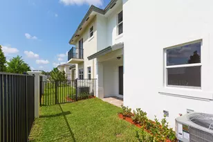 6979 Pines Cir, Coconut Creek, FL 33073 - Photo 16
