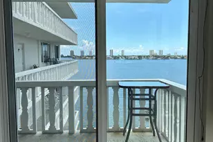 301 Lake Shore Dr, Lake Park, FL 33403 - Photo 6