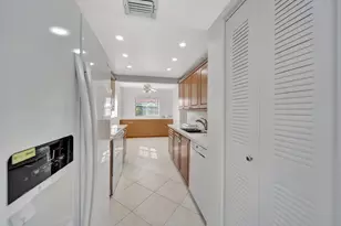 13001 SW 15th Ct, Pembroke Pines, FL 33027 - Photo 10