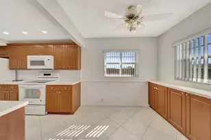 13001 SW 15th Ct, Pembroke Pines, FL 33027 - Photo 2