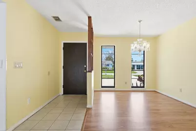 814 SE Celtic Avenue, Port Saint Lucie, FL 34983 - Photo 4