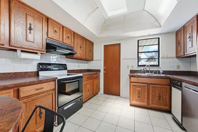 814 SE Celtic Avenue, Port Saint Lucie, FL 34983 - Photo 10