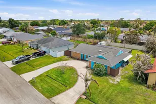 814 SE Celtic Ave, Port Saint Lucie, FL 34983 - Photo 34