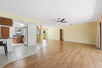 814 SE Celtic Avenue, Port Saint Lucie, FL 34983 - Photo 8