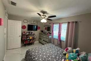 605 Toxaway Dr, West Palm Beach, FL 33413 - Photo 10