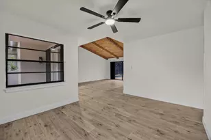 21143 N Escondido Way Way N, Boca Raton, FL 33433 - Photo 8
