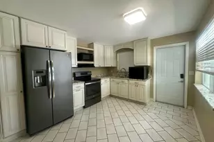 1005 NW 5th St, Okeechobee, FL 34972 - Photo 4