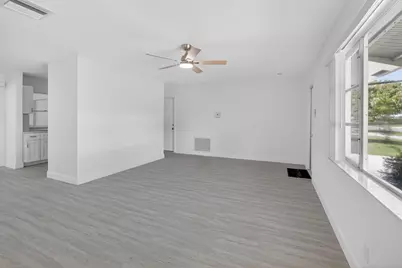 703 SW 18th Street, Boynton Beach, FL 33426 - Photo 8