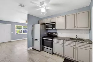 240 SW 15th Ave, Delray Beach, FL 33444 - Photo 10