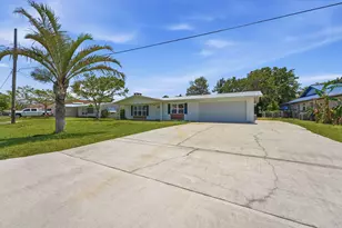 1804 Bayshore Dr, Fort Pierce, FL 34949 - Photo 2