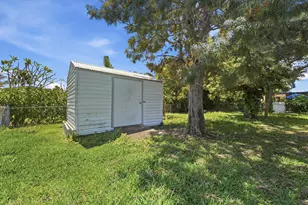 1804 Bayshore Dr, Fort Pierce, FL 34949 - Photo 26