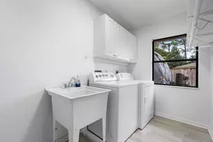 190 Parkwood Dr S, Royal Palm Beach, FL 33411 - Photo 16