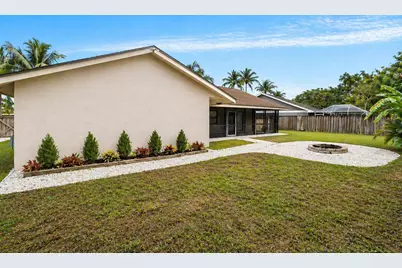 190 Parkwood Drive S, Royal Palm Beach, FL 33411 - Photo 24
