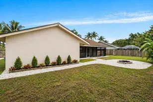 190 Parkwood Dr S, Royal Palm Beach, FL 33411 - Photo 24