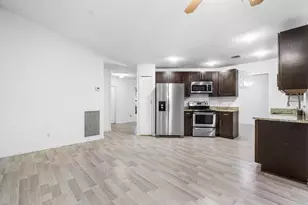 190 Parkwood Dr S, Royal Palm Beach, FL 33411 - Photo 4