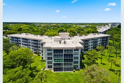 3800 Oaks Clubhouse Drive #106, Pompano Beach, FL 33069 - Photo 2