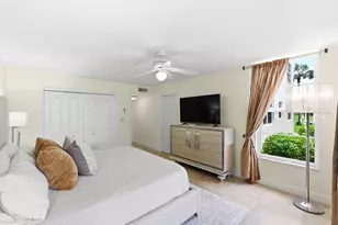 3800 Oaks Clubhouse Dr, Pompano Beach, FL 33069 - Photo 24