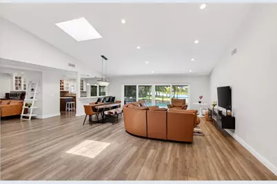 2320 SW 23rd Cranbrook Drive, Boynton Beach, FL 33436 - Photo 8