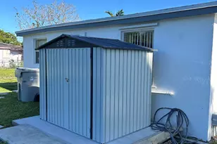 2055 NW 8th St, Pompano Beach, FL 33069 - Photo 28